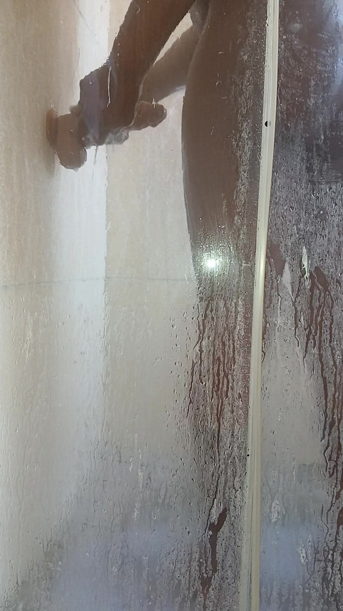Freaky Leo: Time to Shower with My Toy