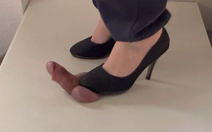 Miss Blackrose: 仅限 faphouse 独家：在我出去之前受苦 - 鸡巴践踏 cbt