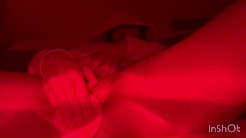 KapkanAruniCouple: 小继妹准备她的阴部。