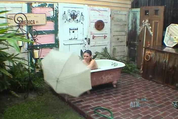 ATK Fans (Archives): Bathing