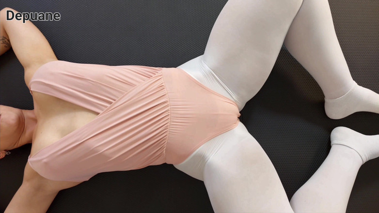 Depuane: Adik tiri mengusik saya semasa saya merakam senamannya