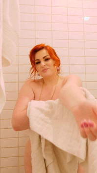 Huge Tit and Massive Ass Redhead Abigaiil Morris Is a Complete Nympho