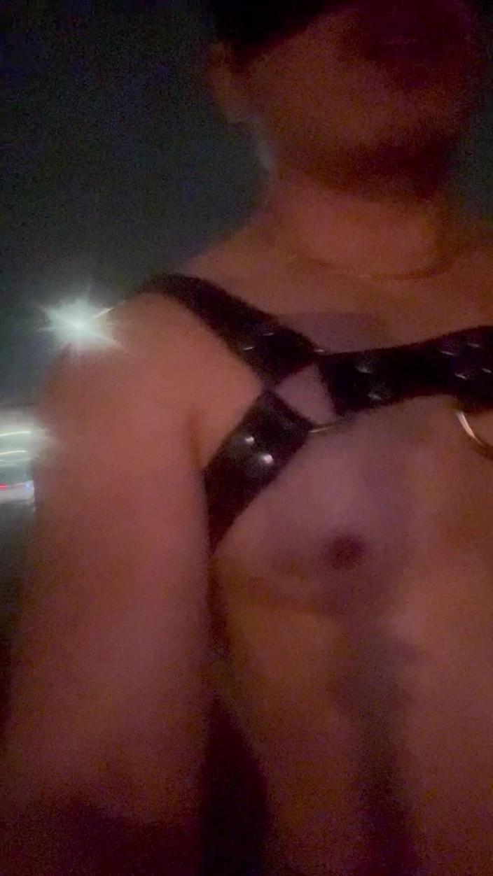 Barenakedmuscles: Naked Muscular Asian Stud Owns the Night Streets in Nothing...