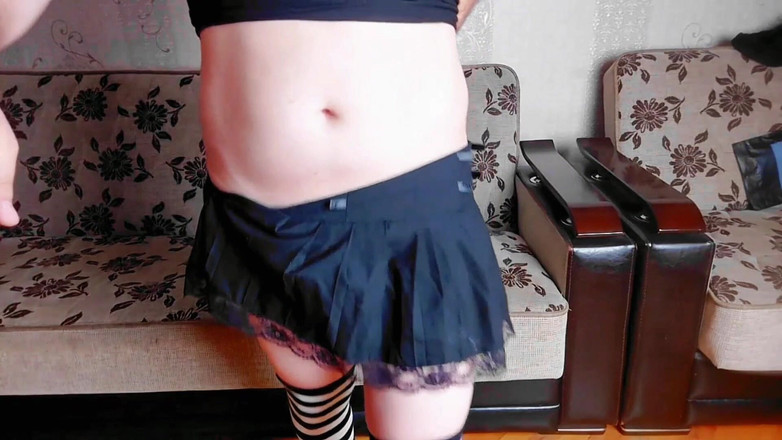 Kitty_Cross: 아름다운 섹시한 스타일로 피부를 보여주는 핫한 크로스드레서