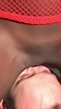 Kongkek duduk muka Dominan Black Lady