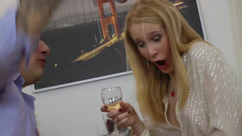 Hot Sex Party: White skinned slut want to experiment with her friend and...