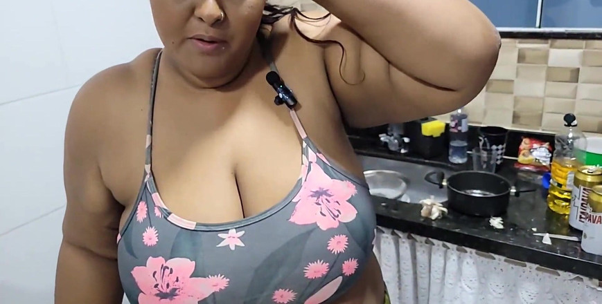 Jeanne Welsh: Madrasta gordinha com peitos grandes deixa a festa com seu...