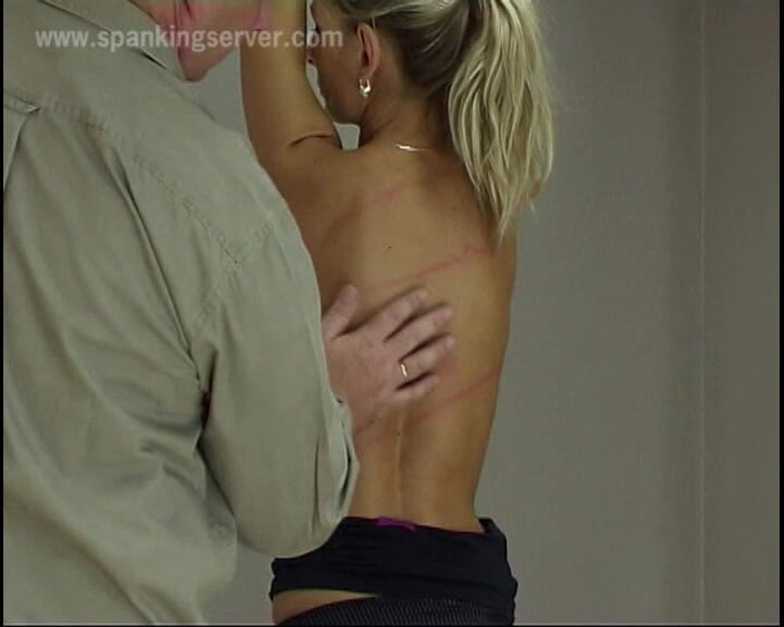 Spanking Server: Lea बीबी व्हिप क्लासिक 07322