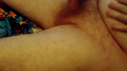 Au79: 在我自慰时从侧面盯着我的大腿和裆部