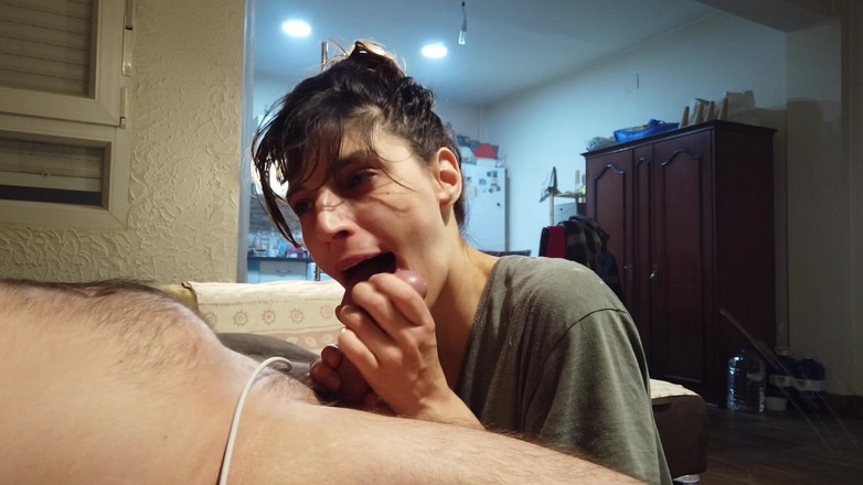 Akasha7: Ocolindu-și glandul canapelea, joacă limba cu un mod rafinat