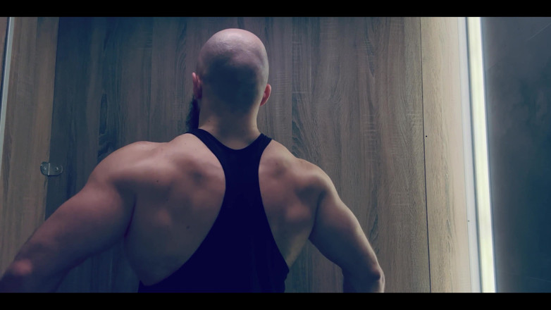 Mister Stone: Strong Man