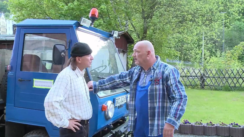 MMV BEST MOVIES AND CLIPS: Getatoeëerde feeks zuigen en neuken in wilde scènes