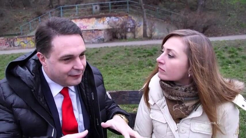 Andrea Dipre Channel: Mamada en un parque para el rey del trash porno...
