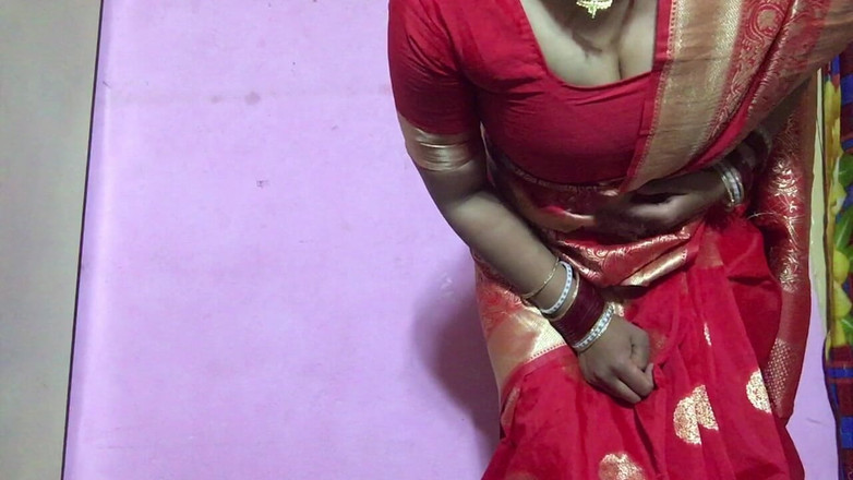 Couple's Diary: 남편과 하드코어하게 섹스하는 새로 결혼한 바비