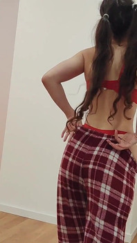 Shana en seksi palyaço striptiz yapıyor