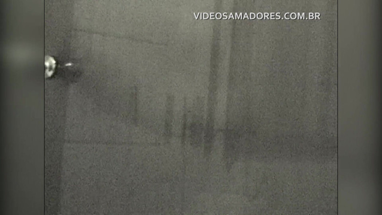 Amateurs videos: Man records video of naked bride during shower