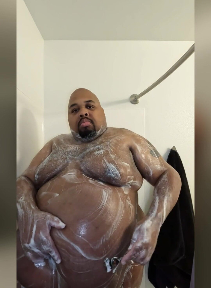 Blkhole420: Chug, prysznic, brzuch golić muzyka: -14 Muzyk: