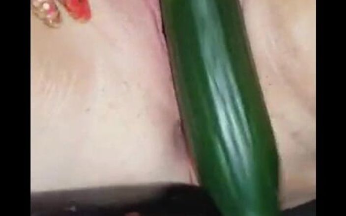 JJ Jewel BBW: Je baise ma chatte avec de la nourriture