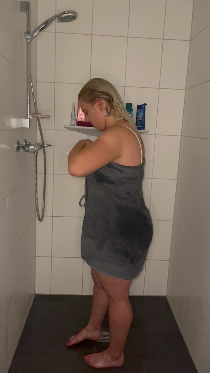 Bonieclydeerotik: Masturbacja z głową prysznicową pod orgazmem pod prysznicem