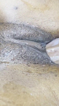 Tatlı kız büyük zenci yarağına sahip oluyor ve ilk kez anal dildo deniyor