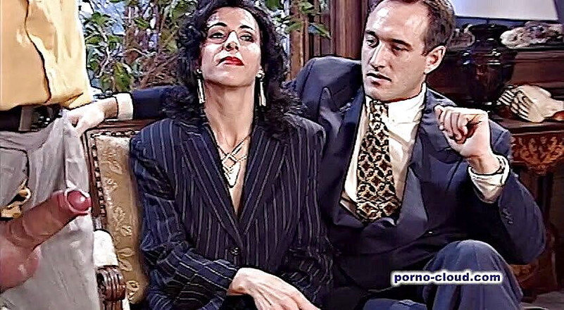 Porno Cloud: MILF saloon avec double pénétration et orgie de fisting