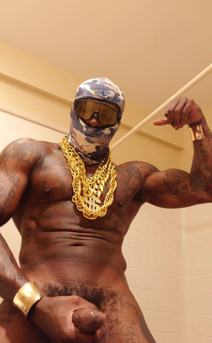 Hallelujah Johnson: Eddie Ray Ruth U.'s marinier streelt enorme pik, klaarkomend