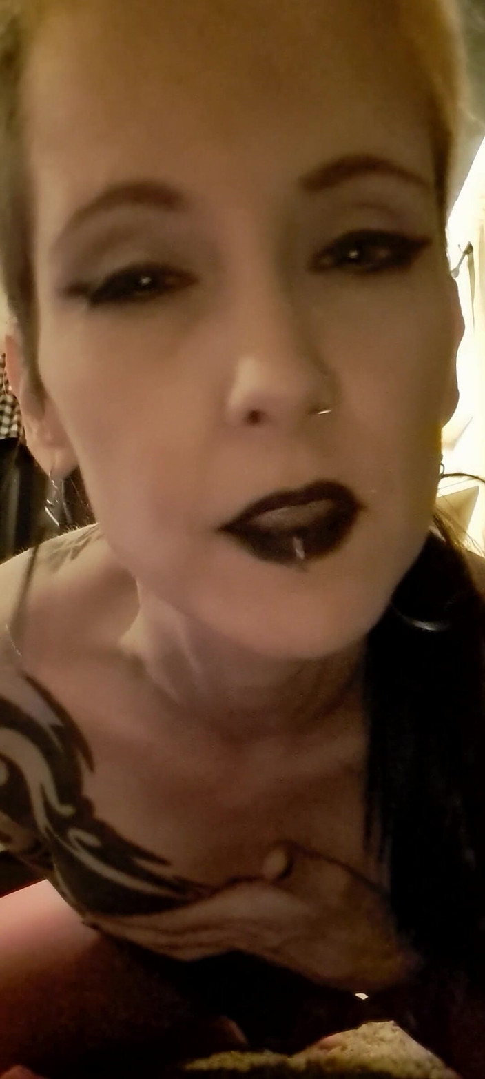 PandoraSG: 私のシシーのためのゆっくりとした官能的なストリップティーズ