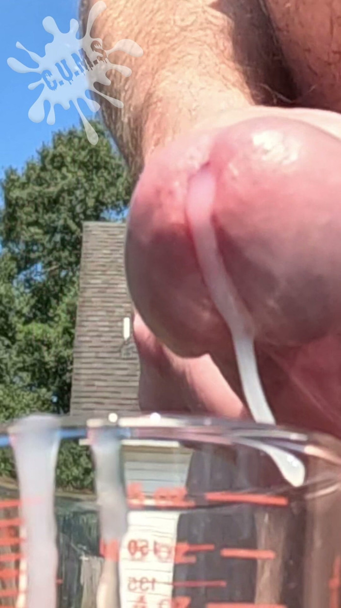 Cum Juggler: C.u.m.s - Close up and Motion Slowed - Solo Cumshot