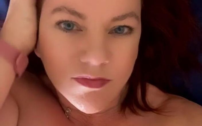 Ms Amanda: ベッドの上で自分を楽しませてみませんか。もっとやる余地があります!