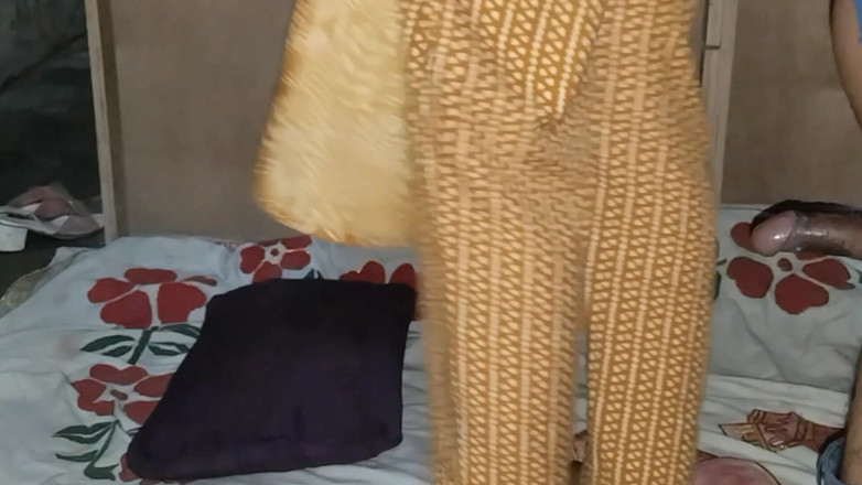 Nirman: Velký zadek bhabhi Skutečný indický desi sex