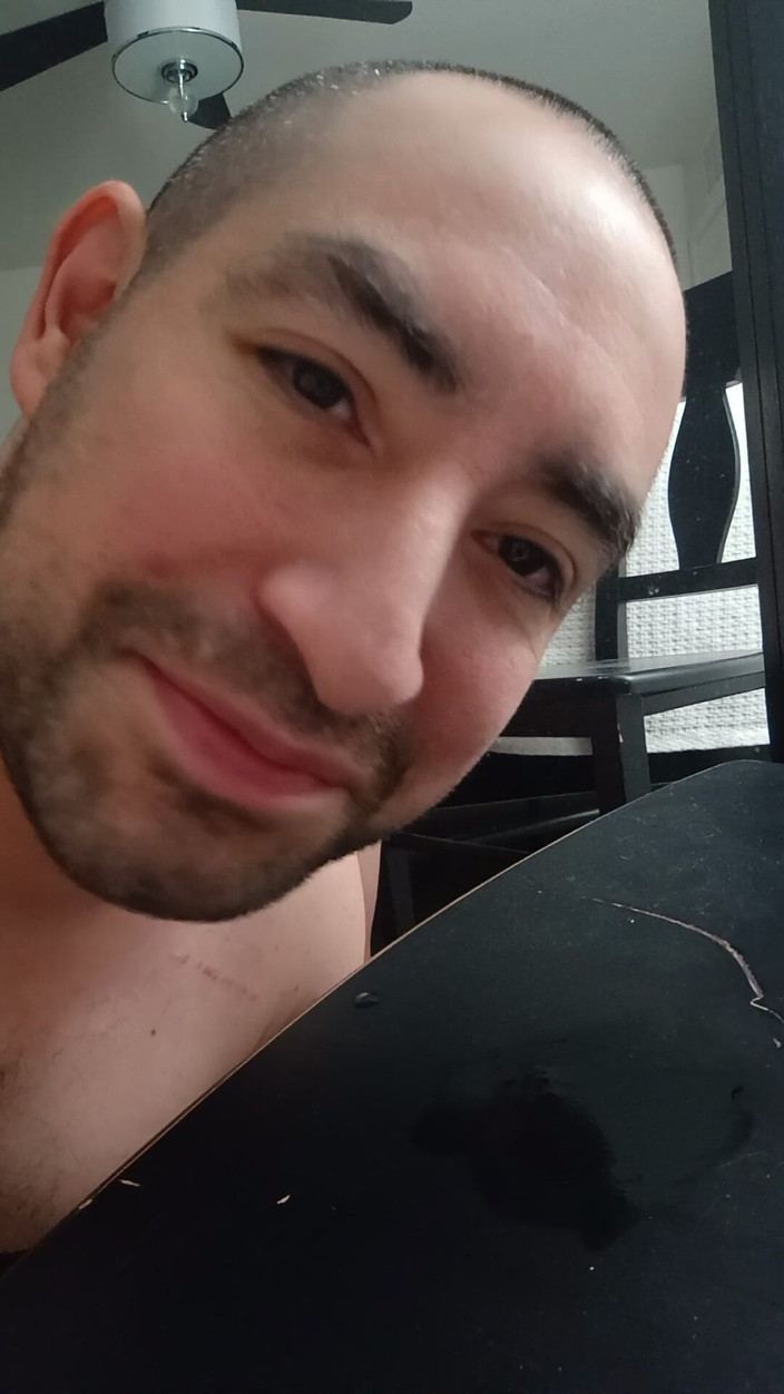 Brandon Lee: Precum de la mañana y jugos de culo