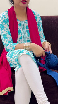 Zum ersten mal masturbation von indischem saas, echtes selbstgedrehtes sexvideo in Hindi