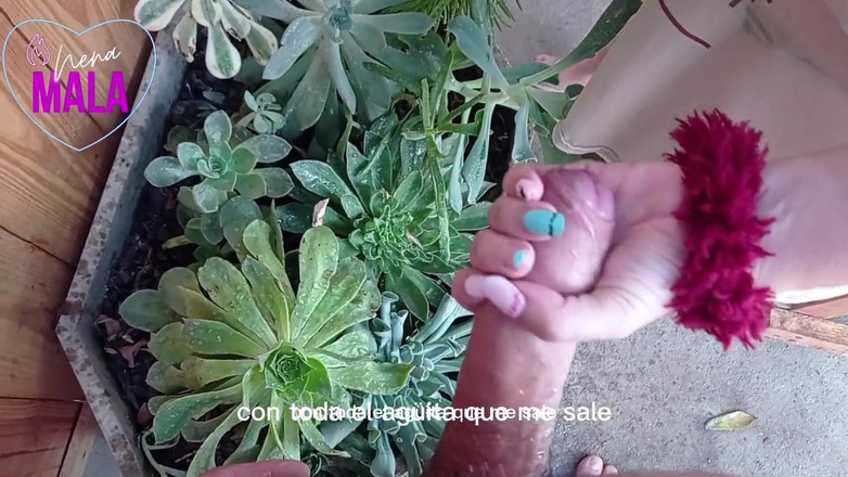 tunoviaputita: Argentinsk MILF suger min kuk i plantskolan. Bystig blondin den...