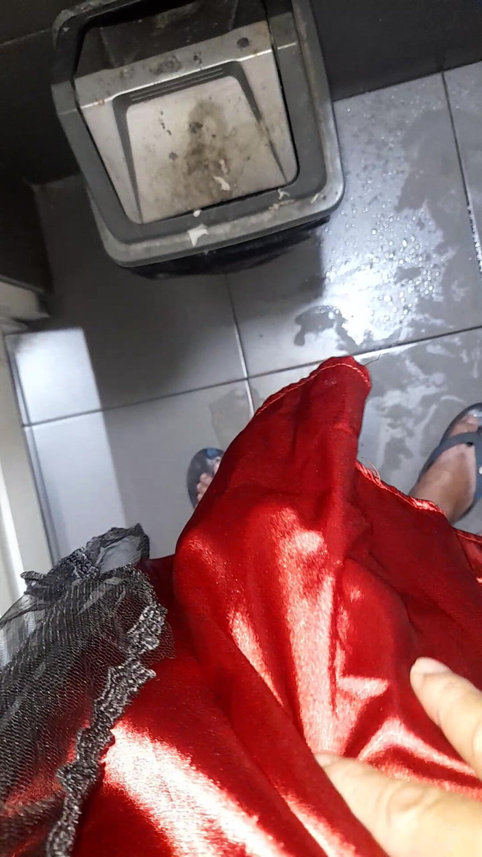 Naomisinka: Sborrata dentro la seta di seta di raso da un...