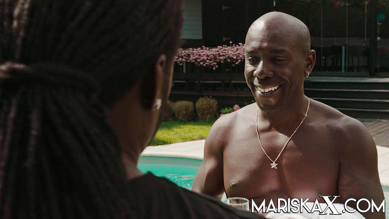 Mariska x: Mariskax Texas Patti被两个大黑屌双插