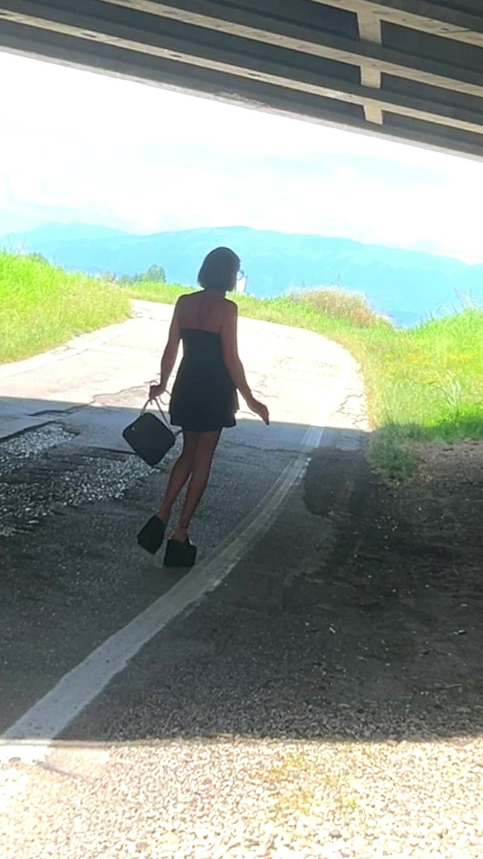 Andreina Naty: Tremendo sob a ponte