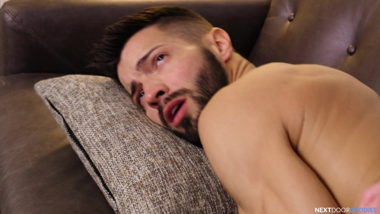 Next Door Studios: NextDoorBuddies - Sexy jock Casey Everett creampied