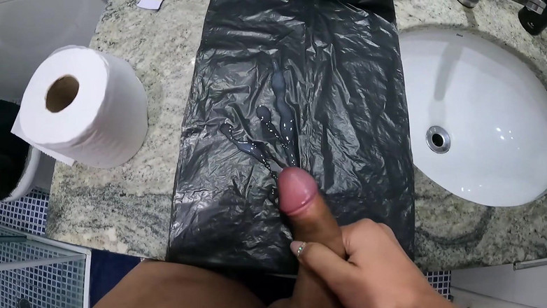 Agatha Lyra: 快速又美味的手淫。