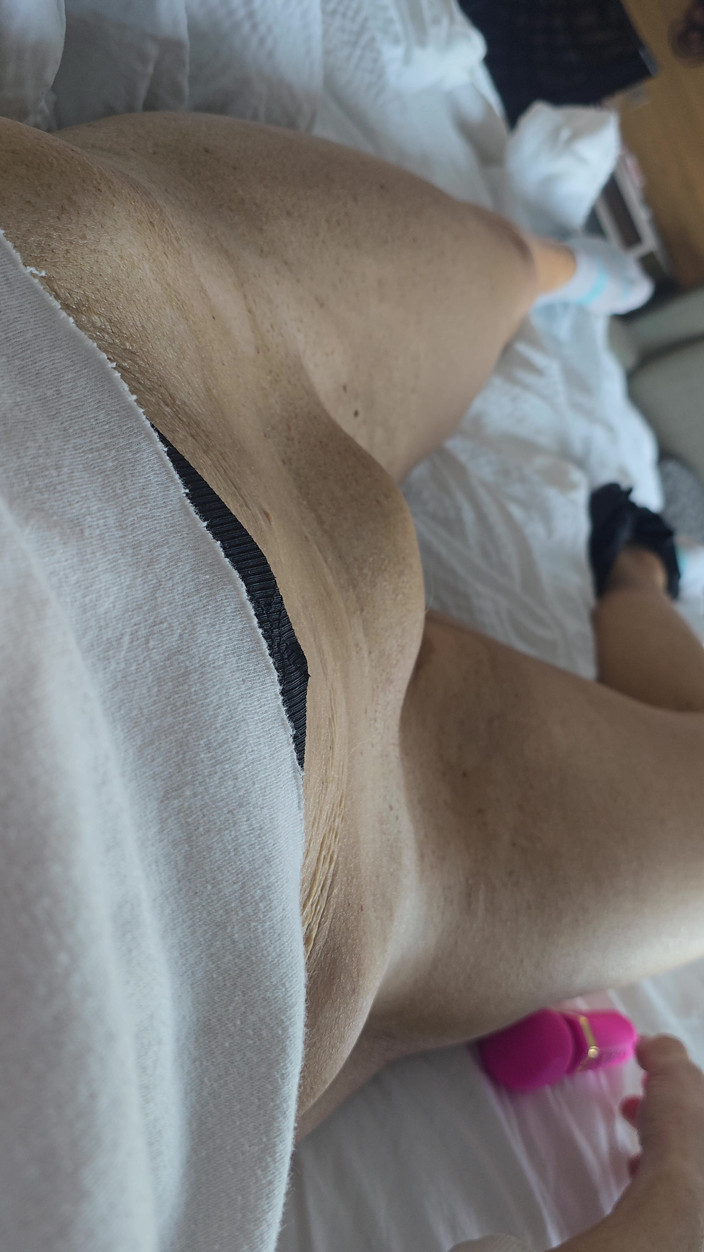 American Blonde Wife: Utah manželka masturbuje