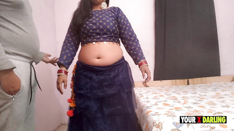 Jony Darling: 大屁股继母穿着衣服，当她的继子不停地操她