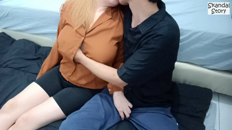 Skandal Story: Удовлетворяя похоть моего босса в офисе