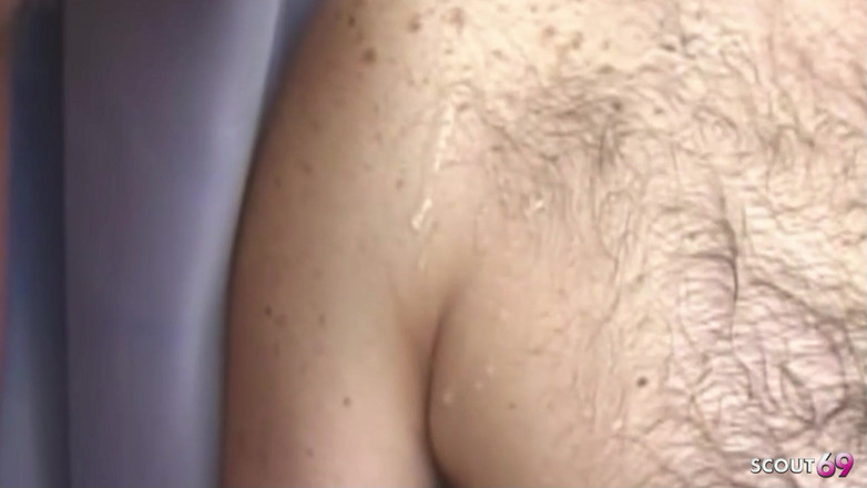 Shemale TS Collection: Două femei transsexuale fierbinți care fac sex în trei cu un...