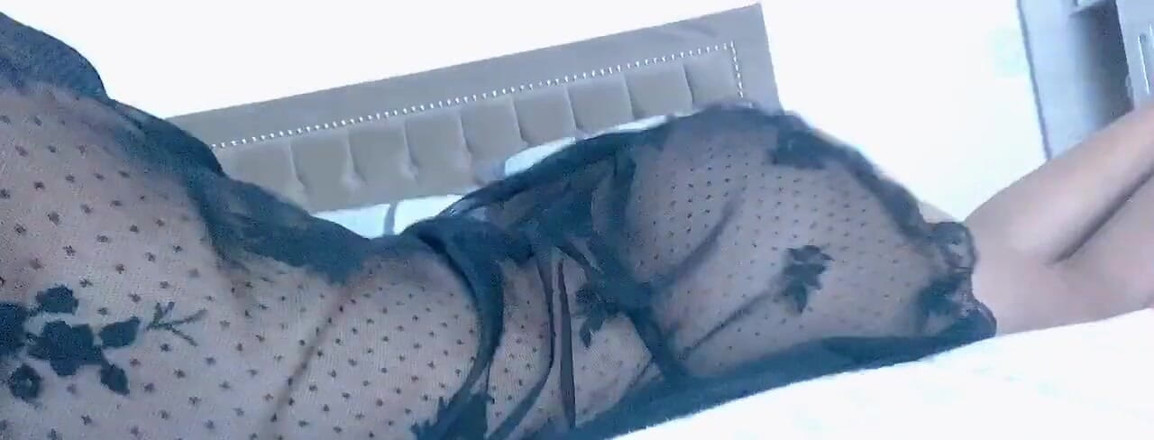 Nikki Montero: Entspannt nach zu viel porno