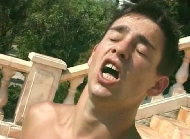 European Classics: Morena ninfomaníaca gangbanged à beira da piscina