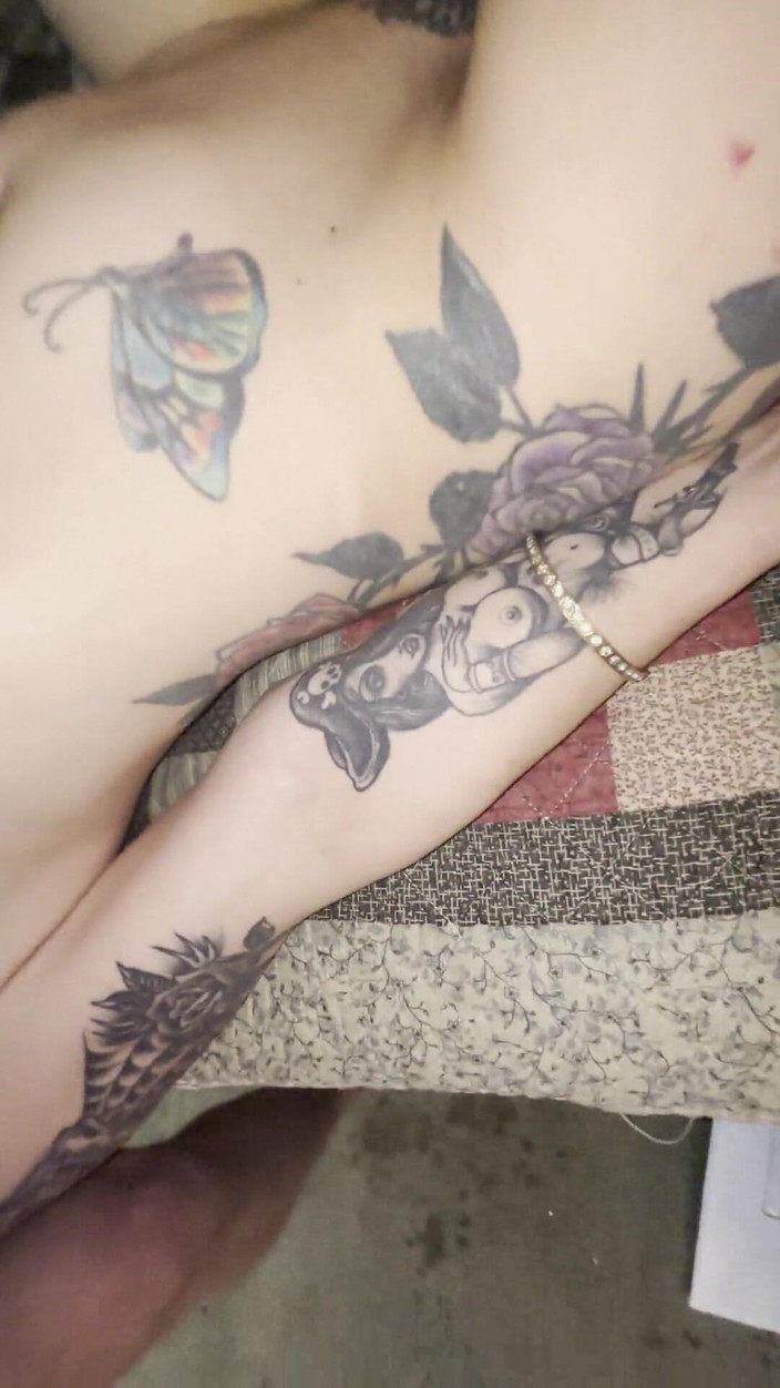 Zoey Portland: Pornostar lutscht riesigen schwanz