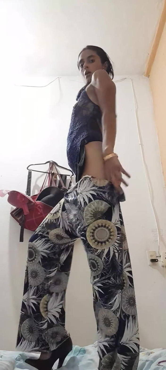 Brooklyngdl17: Sie streichelt mich