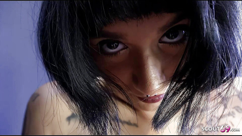 Full porn collection: Duitse geïnkte slavin Candy Scott verleidt tot kontneuken en pisslikken...