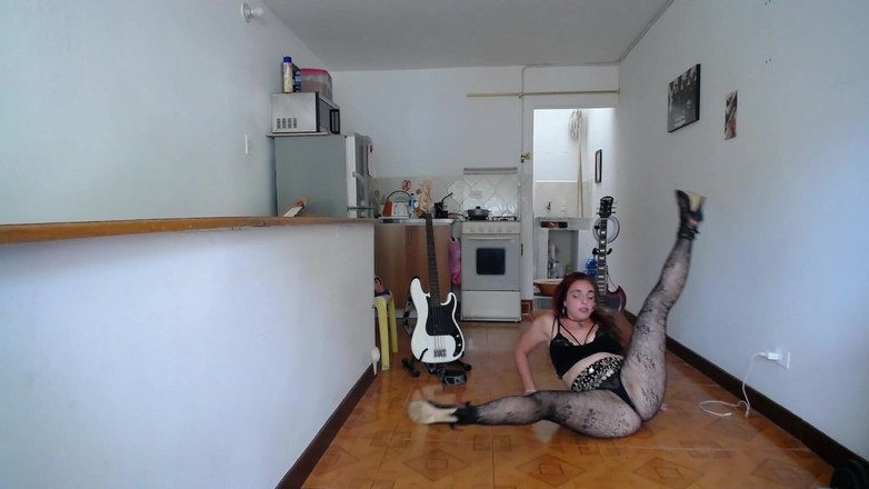 tunoviaputita: अरबी स्वामिनी ऊँची एड़ी के जूते में बेली डांस करती है