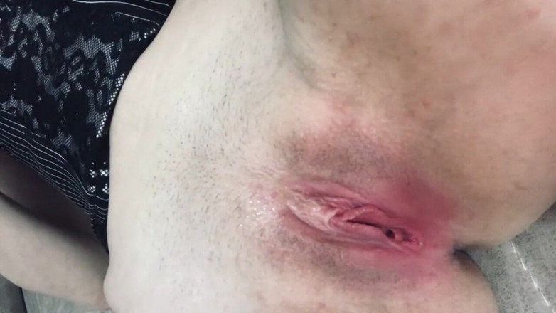 MaybeNatty: 18岁女大学生甜蜜地干她紧致的阴户假阳具