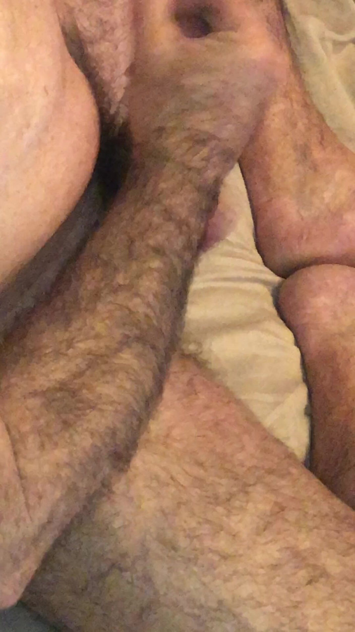 OhTrevor: Ayah tiri yang bangun dan awek mengusap zakar besar